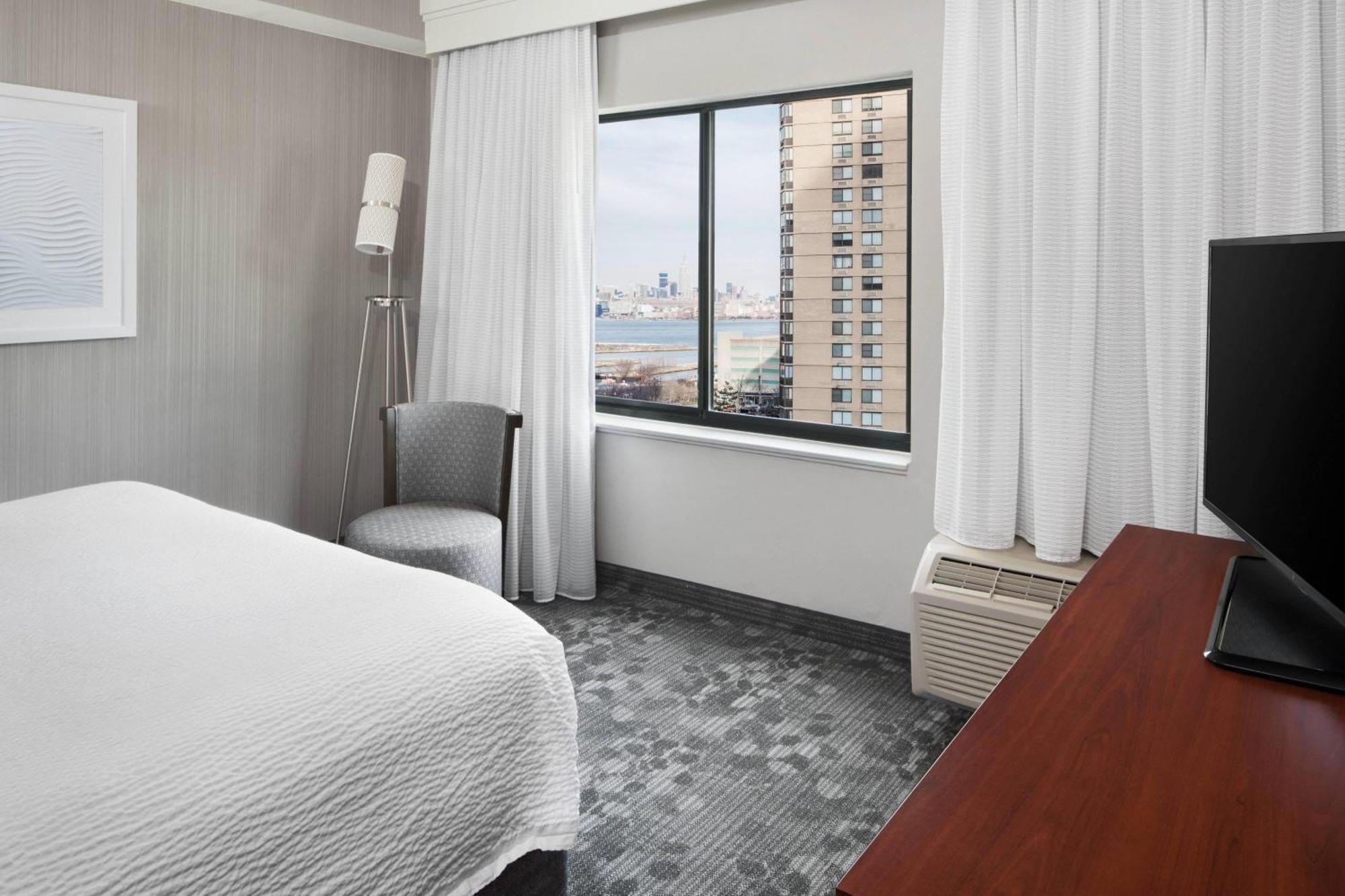 Courtyard By Marriott Jersey City Newport Eksteriør bilde